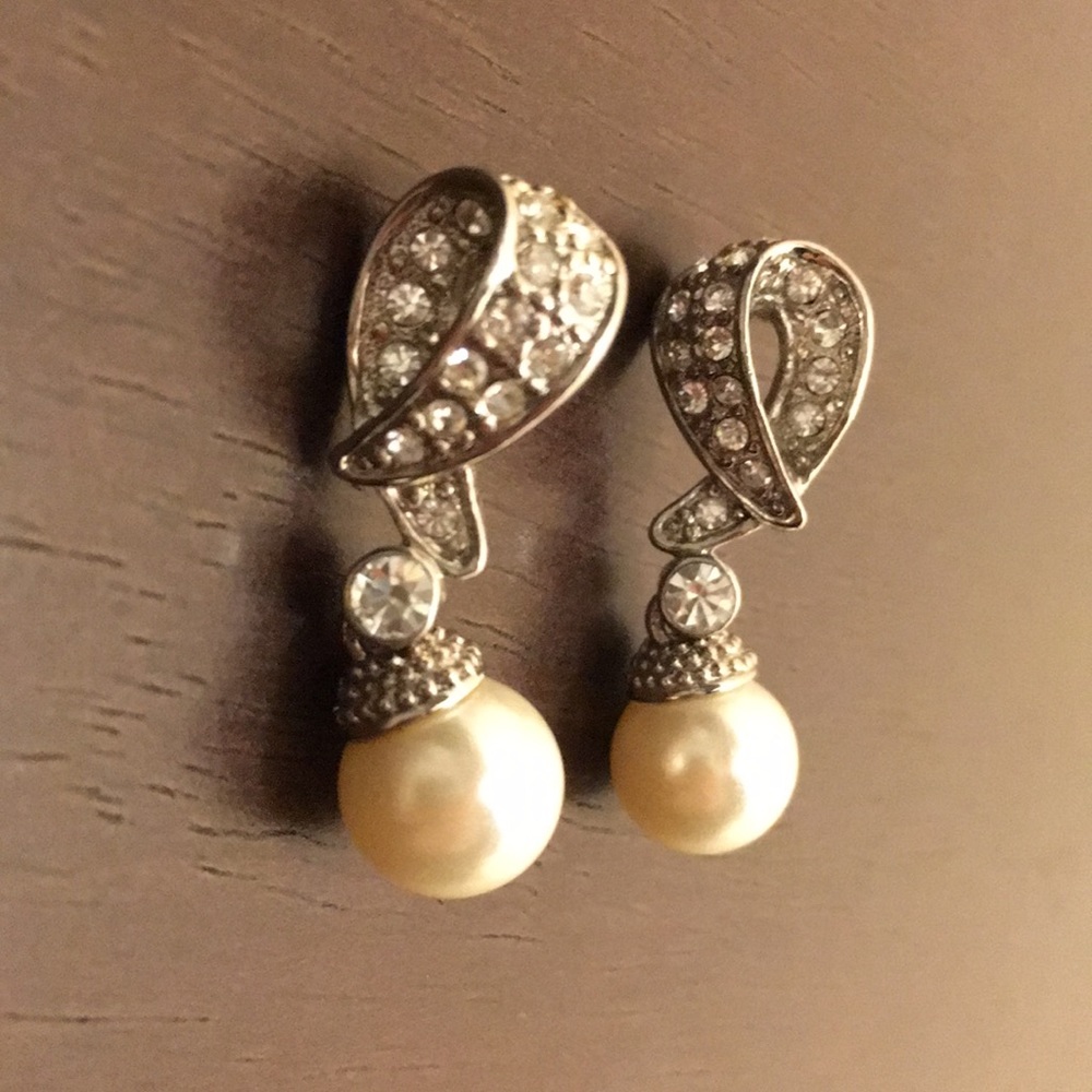 💎SALE💎 diamonds and pearls drop earrings
